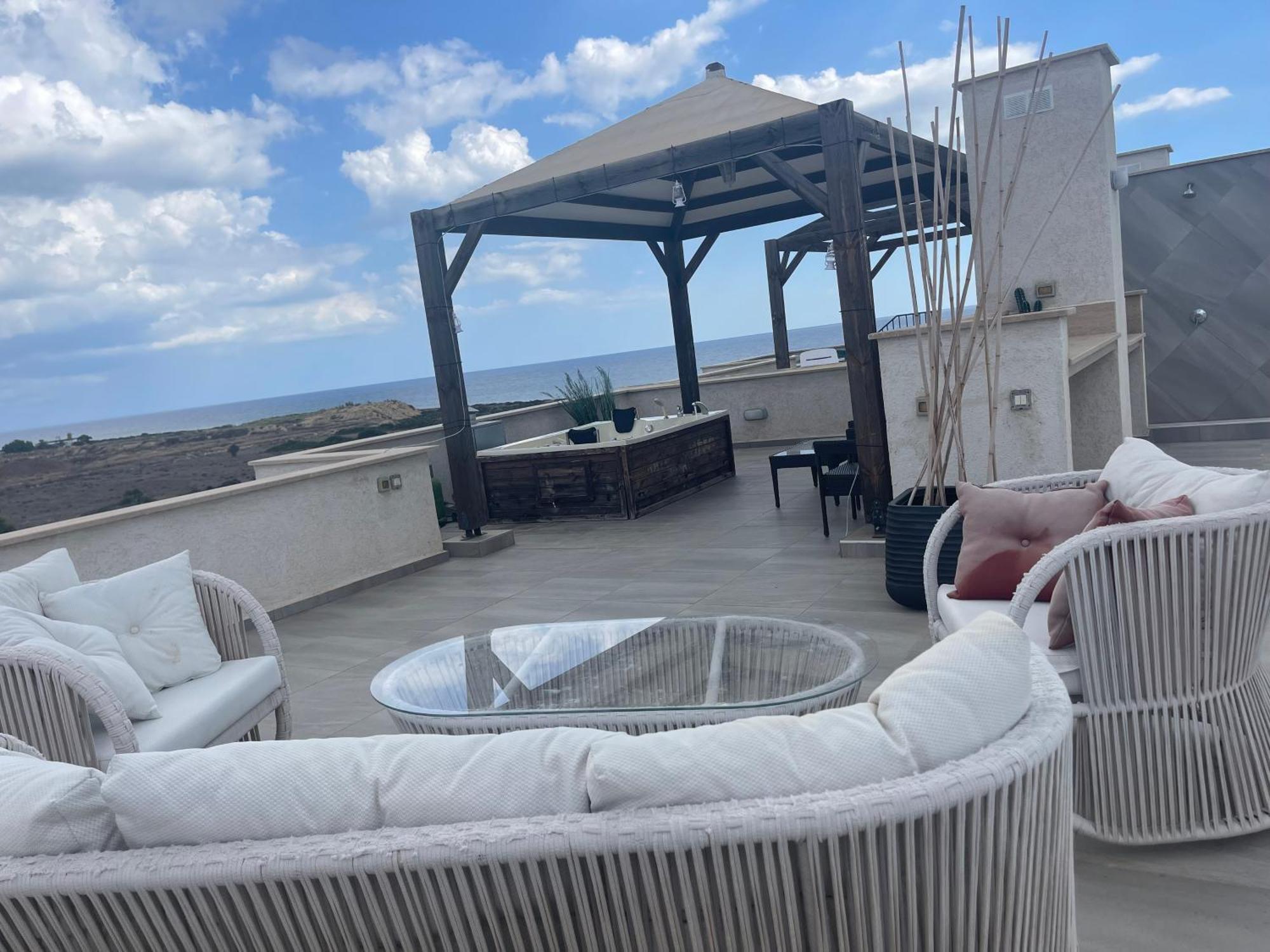 Relaxing Penthouse Suites By The Sea Vokolidha Extérieur photo